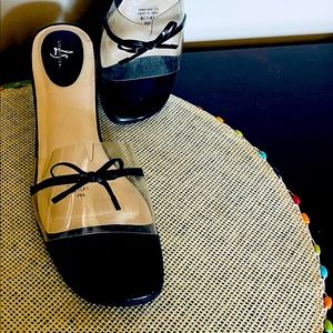 🔥 Bundle 4 for $25 Lifestride Clear Pat Open Toe